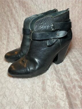 VGUC Rag & Bone Harrow Black Leather Block Heel Ankle Booties with Strap Detail
